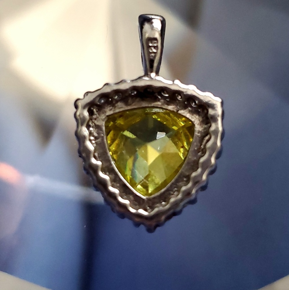 Peridot Diamond Pendant - Picture 4 of 8
